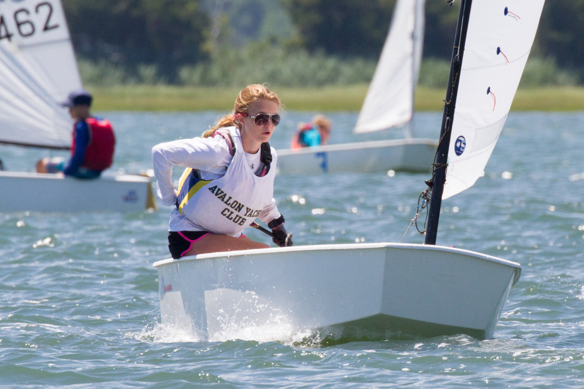 teenager-sailing-laser-dinghy-regatta-JUNIOR-SAILING-Avalon-Yacht-Club