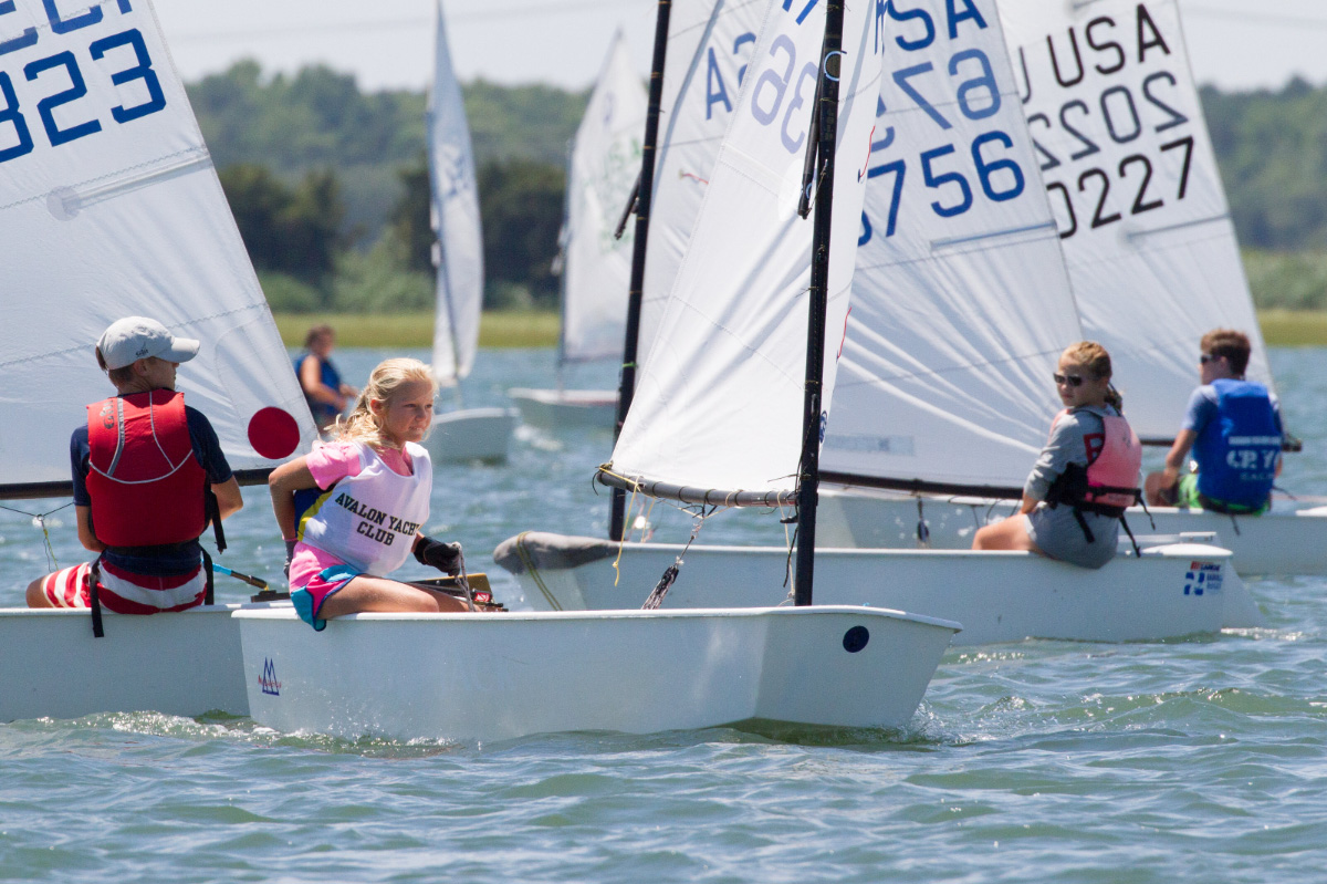 youth-sailors-on-boats-JUNIOR-SAILING-Avalon-Yacht-Club