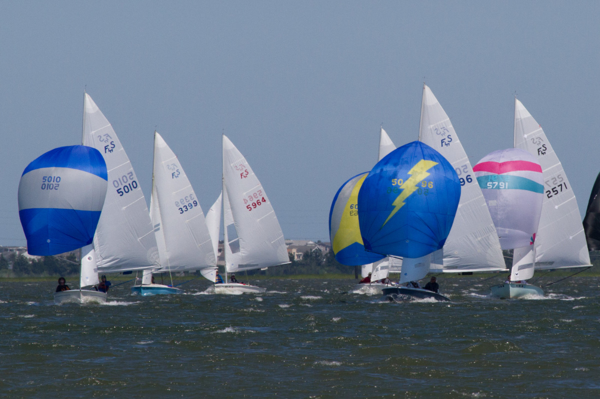 sailboats-spinnakers-racing-regatta-competition-ADULT-SAILING-Avalon-Yacht-Club