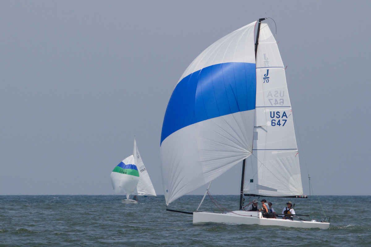 sailboat-spinnaker-racing-ADULT-SAILING-Avalon-Yacht-Club