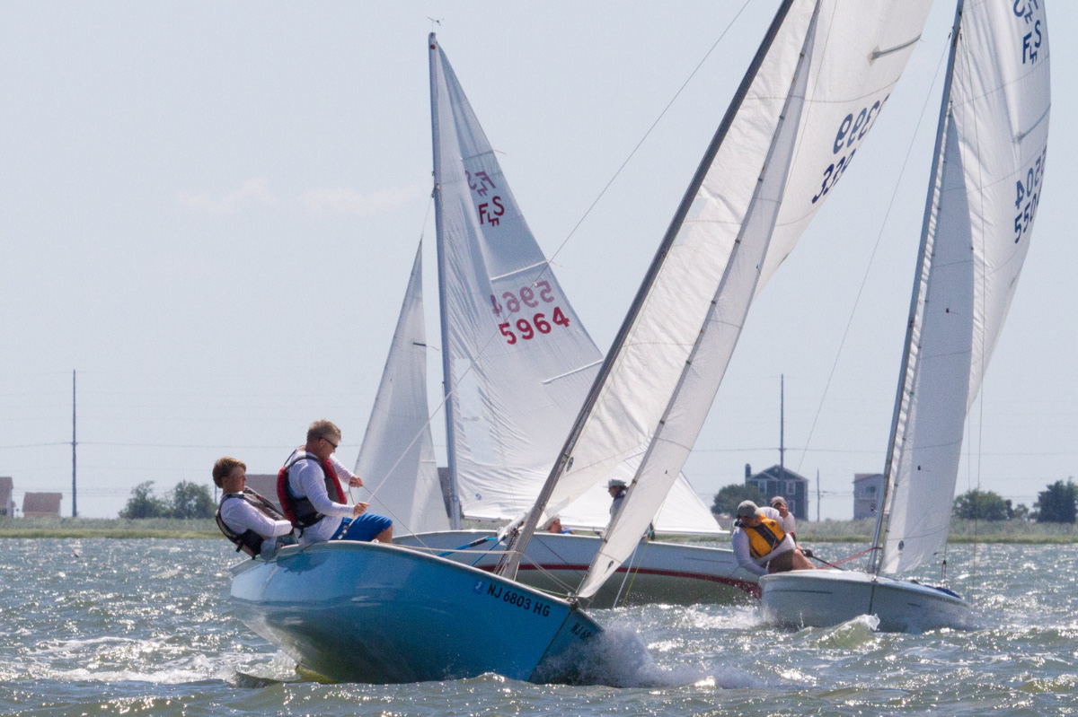 sailboat-racing-new-jersey-boats-sailing-ADULT-SAILING-Avalon-Yacht-Club